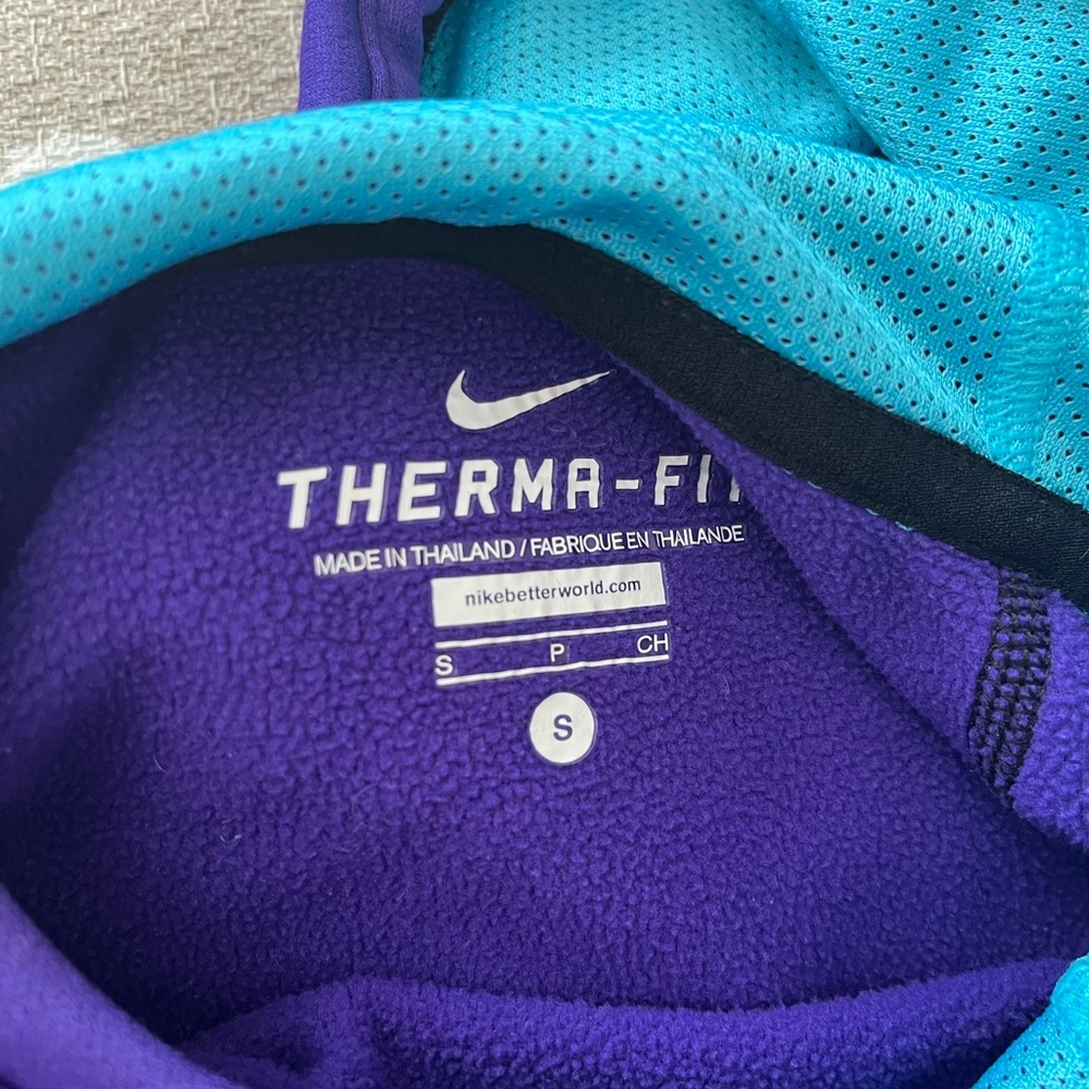 Nike Therma fit , size S